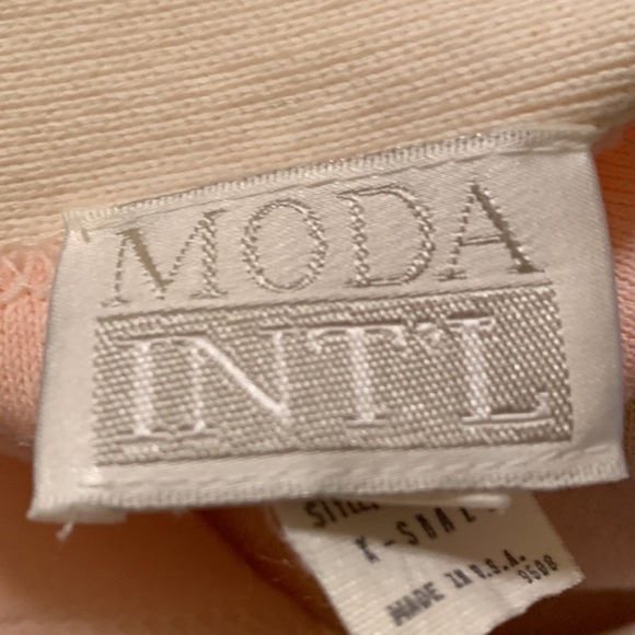 Moda Intl knit suit set in pink and cream - Picture 11 of 15